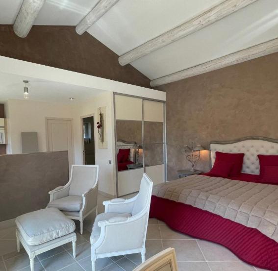 Chateau De Cachard Boffres Rom bilde